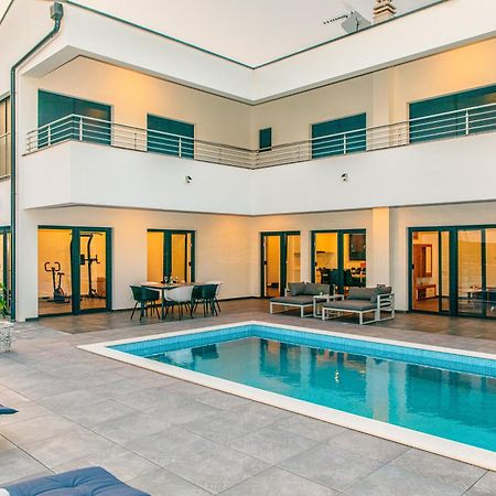 Villa Graefin Малинска Екстериор снимка