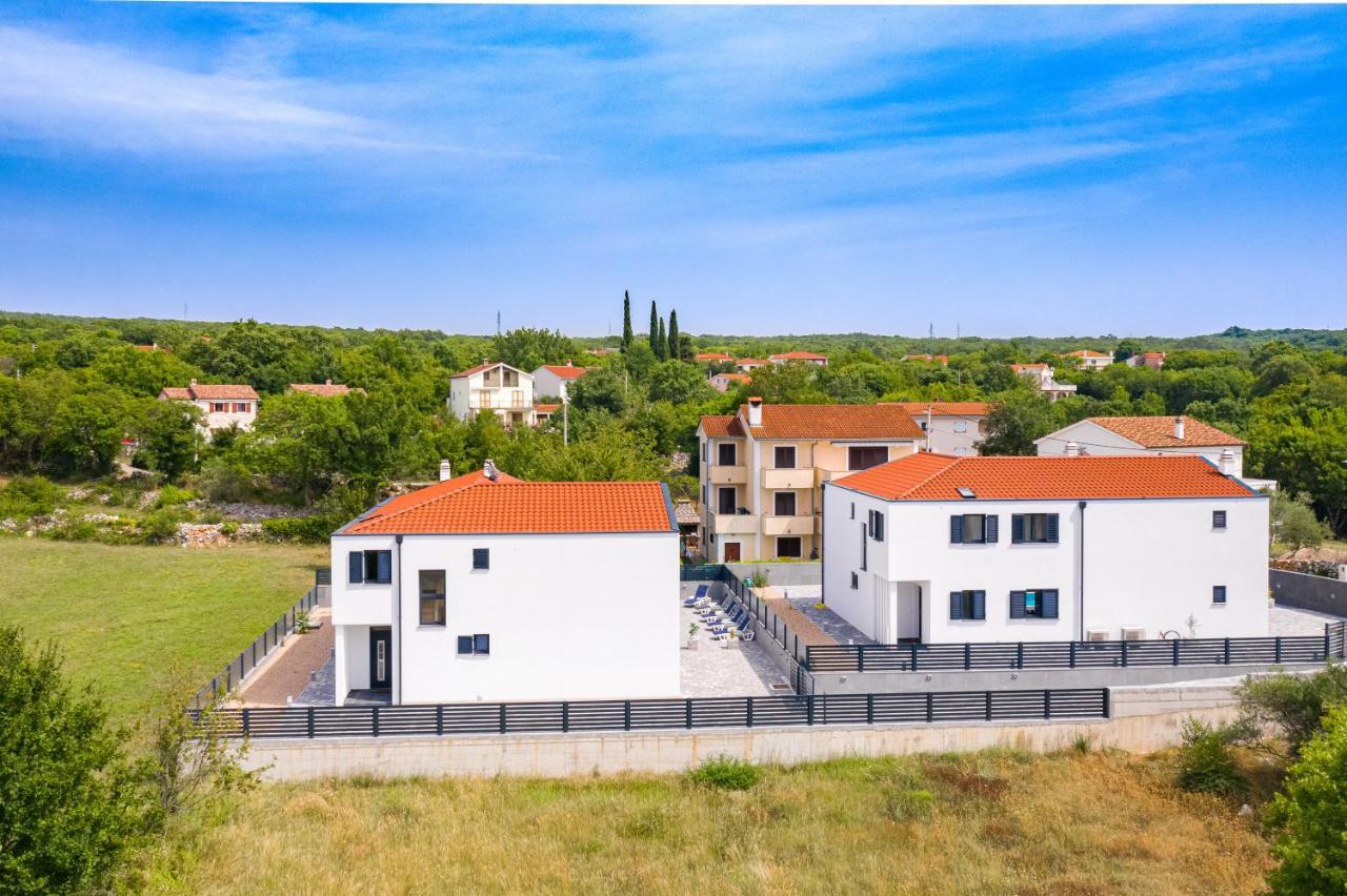Villa Graefin Малинска Екстериор снимка