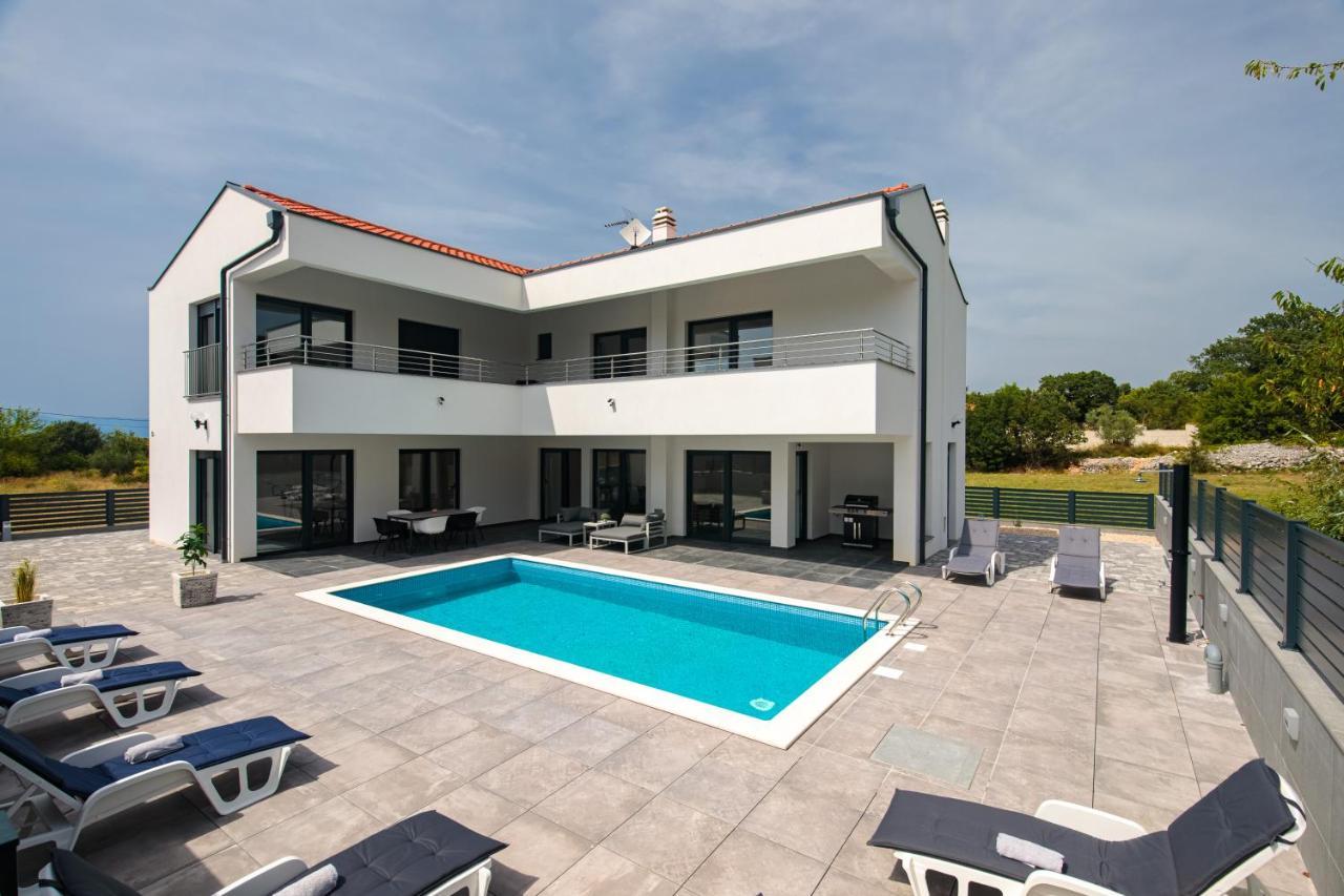 Villa Graefin Малинска Екстериор снимка