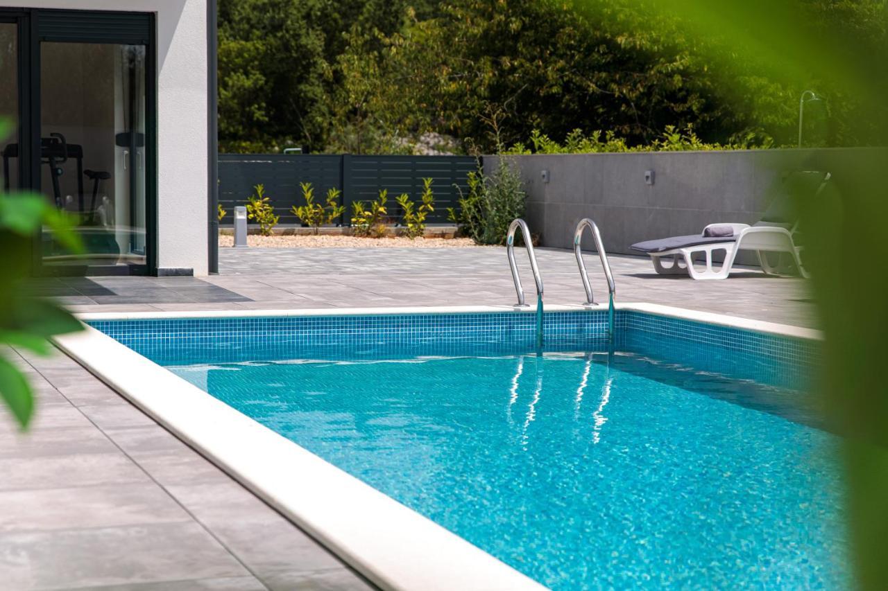 Villa Graefin Малинска Екстериор снимка