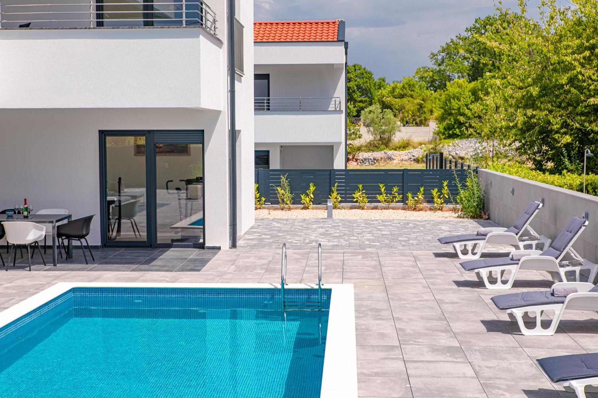Villa Graefin Малинска Екстериор снимка
