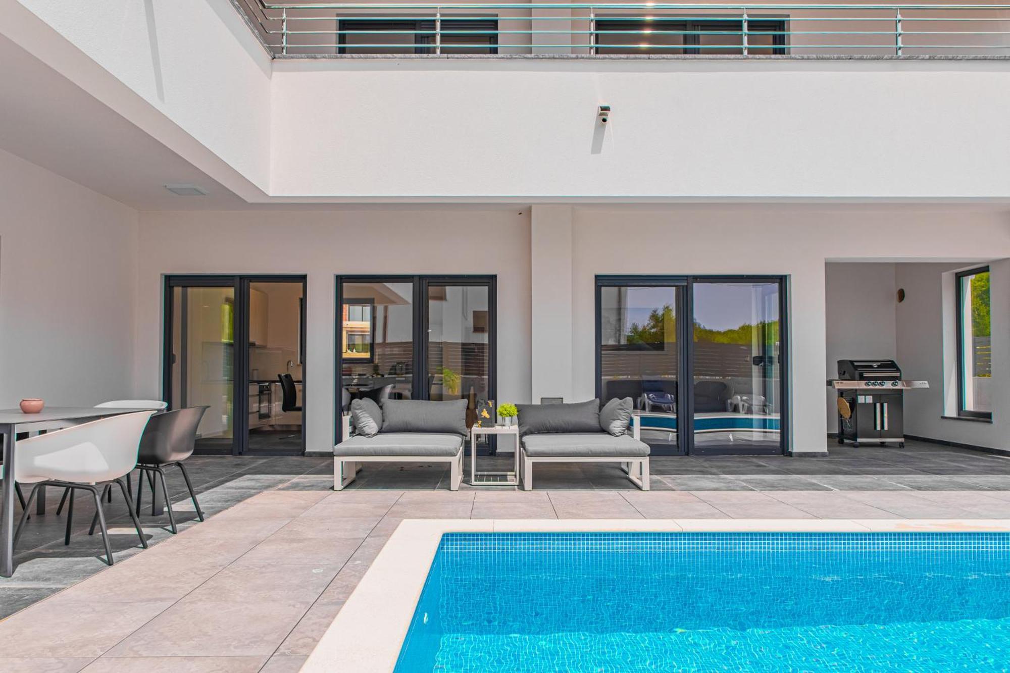 Villa Graefin Малинска Екстериор снимка